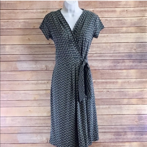 Abstract Diamond Printed Short Sleeve Knotted Wrap - Picture 9 of 10